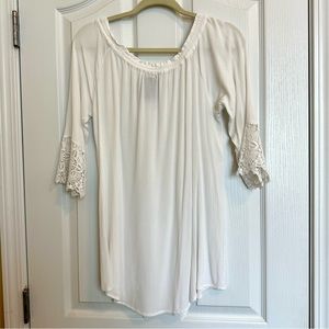 Chelsea & Theodore White Top 3/4 Crochet Sleeve With Lace Trim Size Large